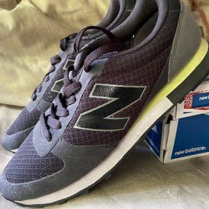 New Balance Classic Runners  - Men's 5.5/Women's 7